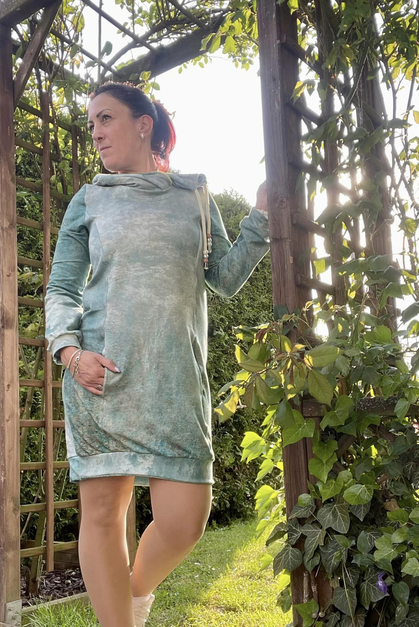 Hoodiekleid Jonine Gr. 32-48 beamerfähig